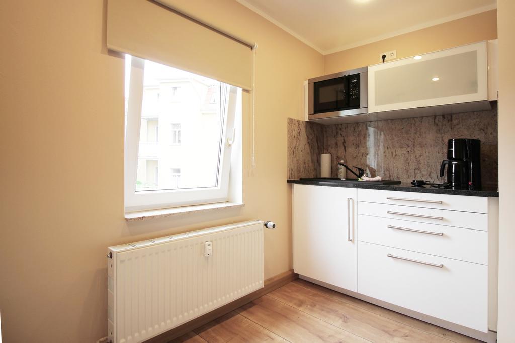Apartments Roehrstrasse Ваймар Стая снимка